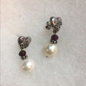 Sterling slvr Freshwater pearl and garnet earrings